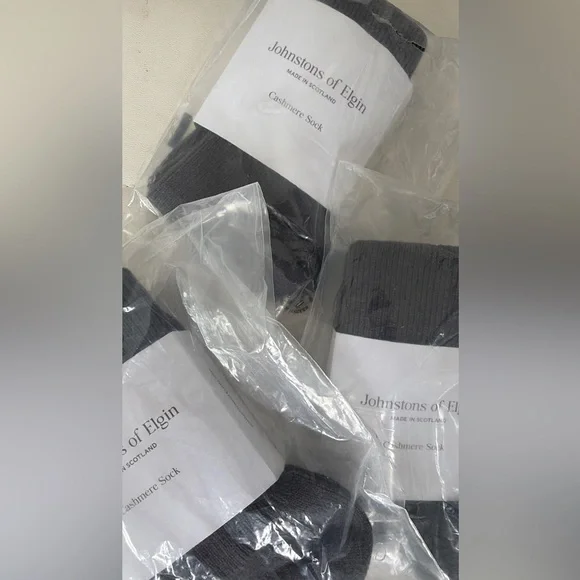 NWT Johnston of Elgin navy cashmere socks - Picture 7 of 7